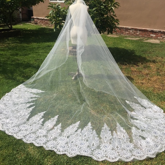 Blue Crystal Bridal Accessories Dresses & Skirts - White Lace Trimmed Cathedral Veil no Comb